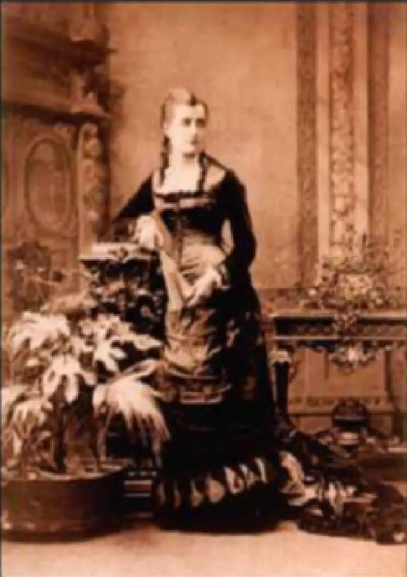 Η μητέρα του, Δέσποινα Καραθεοδωρή Η μητέρα του, Δέσποινα Καραθεοδωρή